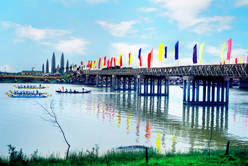 cầu Hiền Lương cầu Hiền Lương